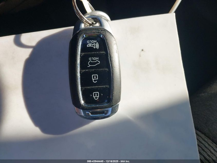 2019 Hyundai Santa Fe Sel Plus VIN: 5NMS33AD6KH051637 Lot: 43944449