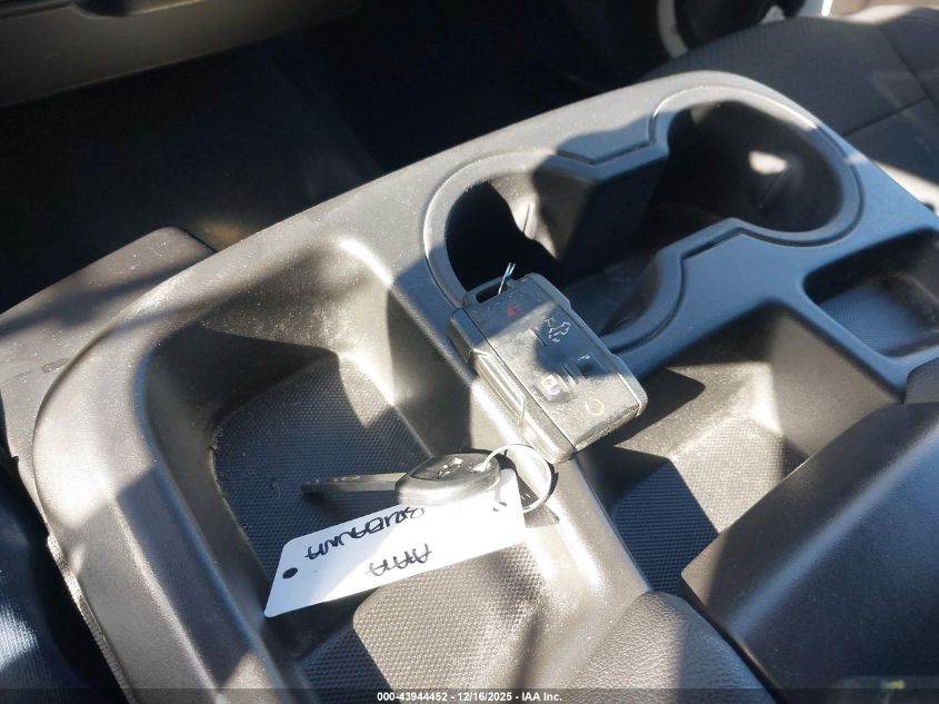 2021 Chevrolet Silverado 1500 4Wd Standard Bed Custom VIN: 1GCRYBEK5MZ149690 Lot: 43944452