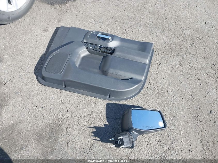 2021 Chevrolet Silverado 1500 4Wd Standard Bed Custom VIN: 1GCRYBEK5MZ149690 Lot: 43944452