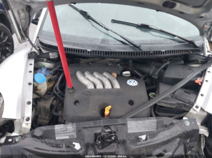 1998 Volkswagen New Beetle VIN: 3VWBB61C2WM042221 Lot: 43944503