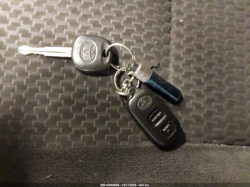 2007 Toyota Corolla S VIN: 1NXBR32EX7Z835367 Lot: 43944554