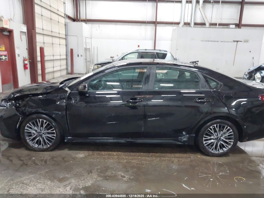 2024 Kia Forte Gt-Line VIN: 3KPF54AD3RE714245 Lot: 43944585