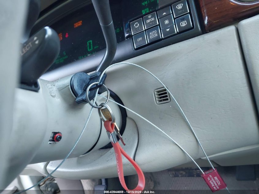 1998 Cadillac Deville D'elegance VIN: 1G6KE54Y2WU800861 Lot: 43944659