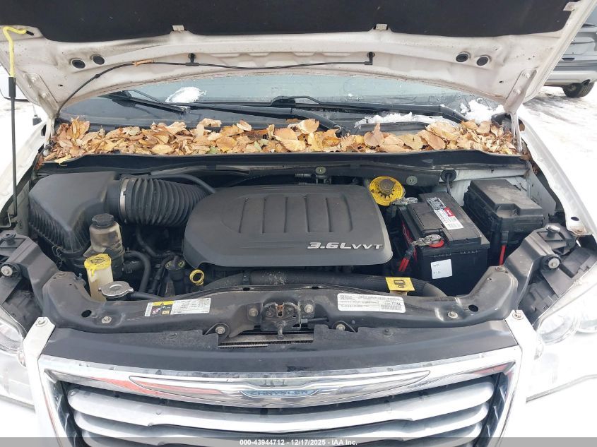 2015 Chrysler Town & Country Touring VIN: 2C4RC1BG8FR699052 Lot: 43944712