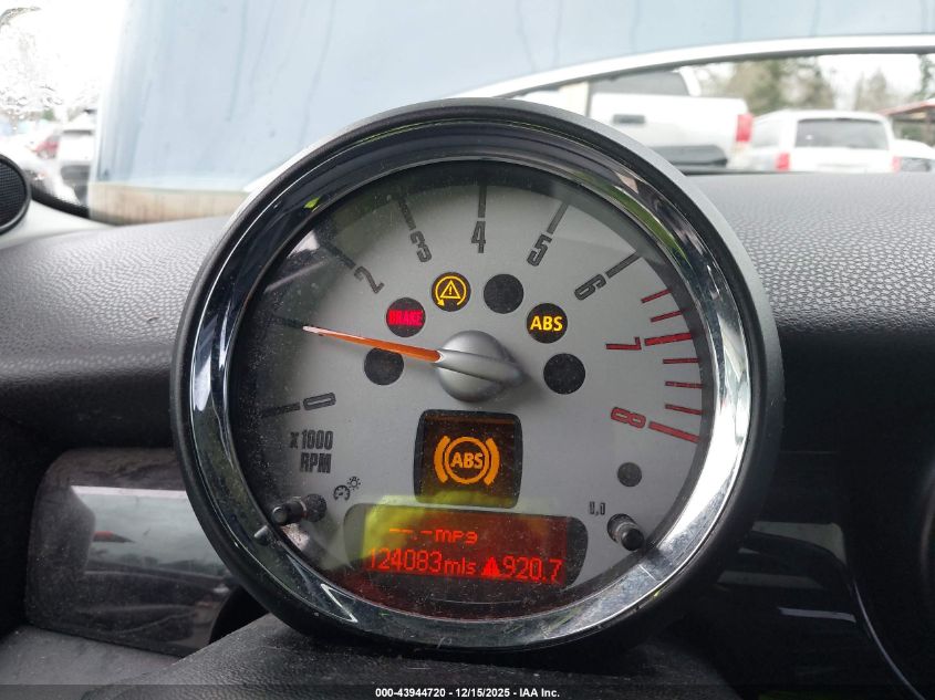 2010 Mini Cooper S VIN: WMWMF7C50ATX42301 Lot: 43944720