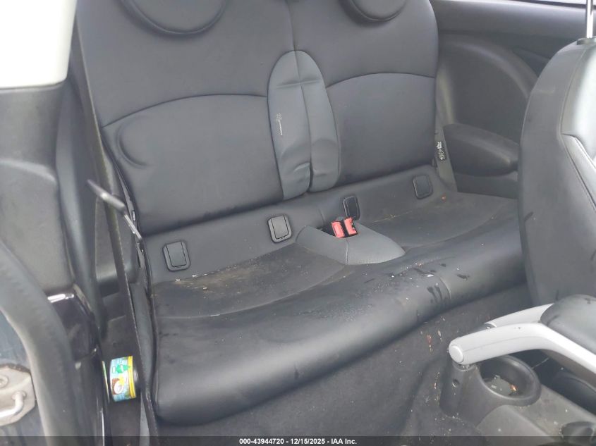 2010 Mini Cooper S VIN: WMWMF7C50ATX42301 Lot: 43944720