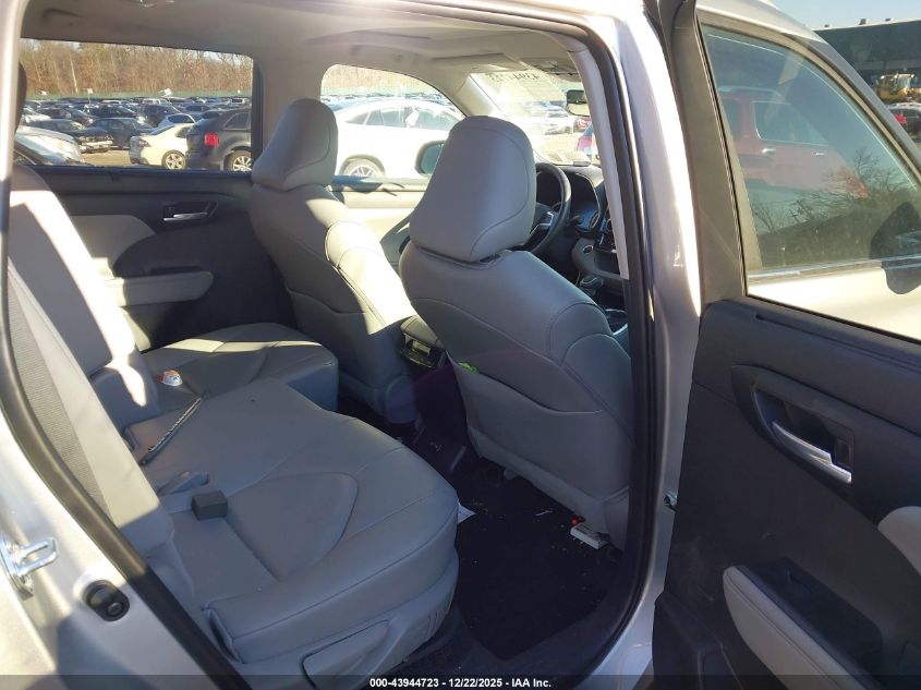 2025 Toyota Highlander Hybrid Xle VIN: 5TDKBRCH9SS653838 Lot: 43944723