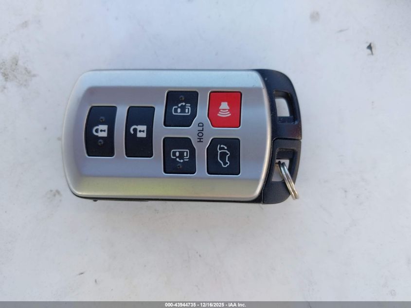 2011 Toyota Sienna Xle V6 VIN: 5TDYK3DC7BS010236 Lot: 43944735