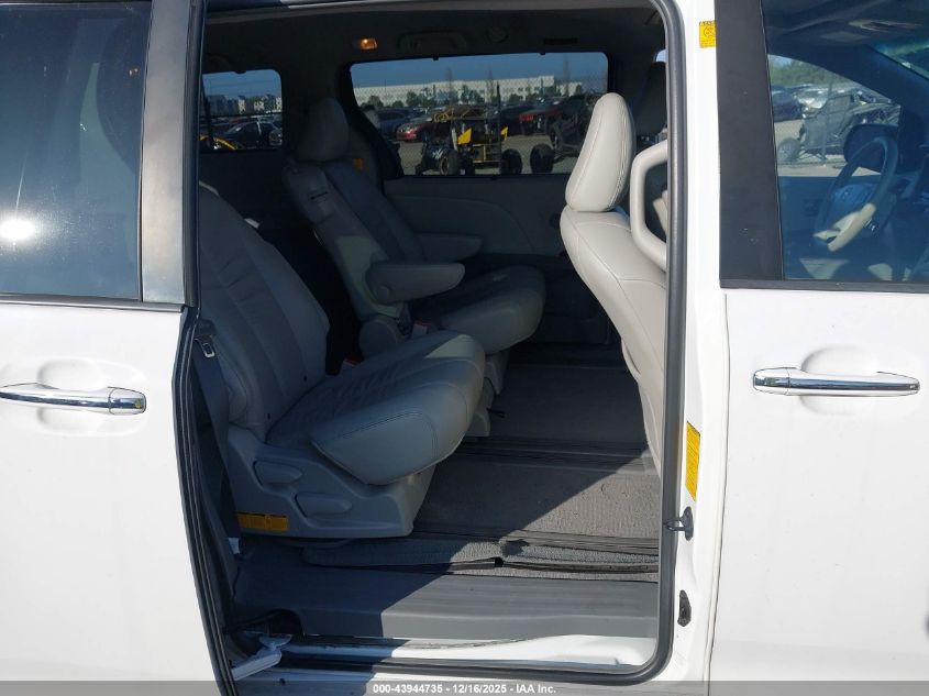 2011 Toyota Sienna Xle V6 VIN: 5TDYK3DC7BS010236 Lot: 43944735