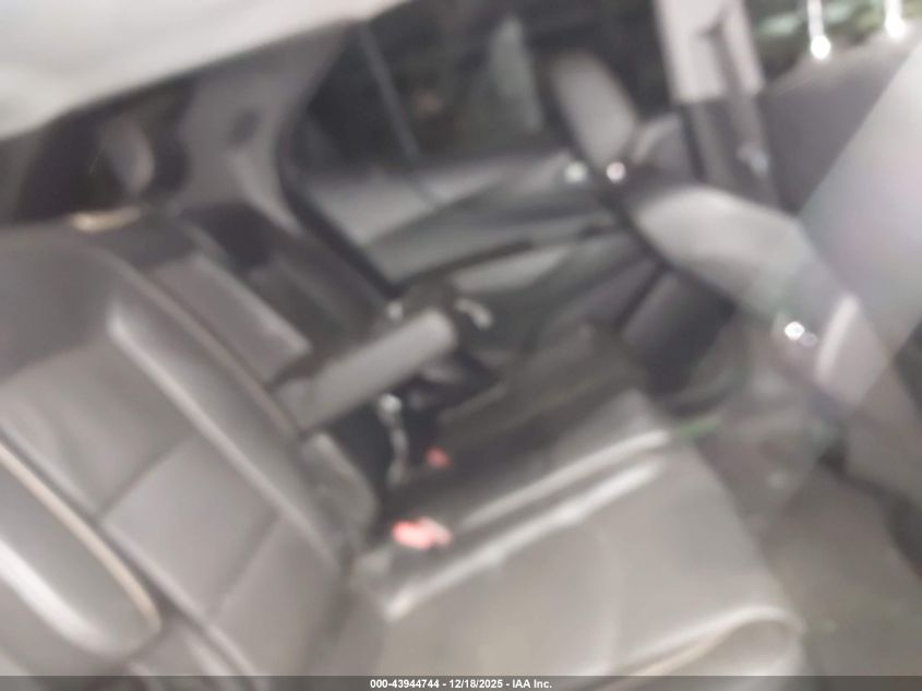 2018 Chevrolet Equinox Premier VIN: 2GNAXNEX6J6140699 Lot: 43944744