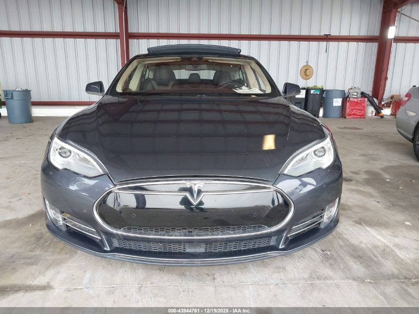 2016 Tesla Model S 60D/70D/75D/85D/90D VIN: 5YJSA1E25GF121950 Lot: 43944761