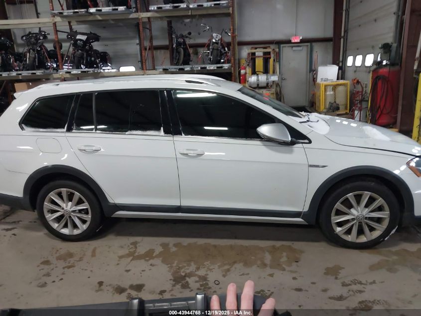 2017 Volkswagen Golf Alltrack Tsi S/Tsi Se/Tsi Sel VIN: 3VWH17AU2HM527750 Lot: 43944768