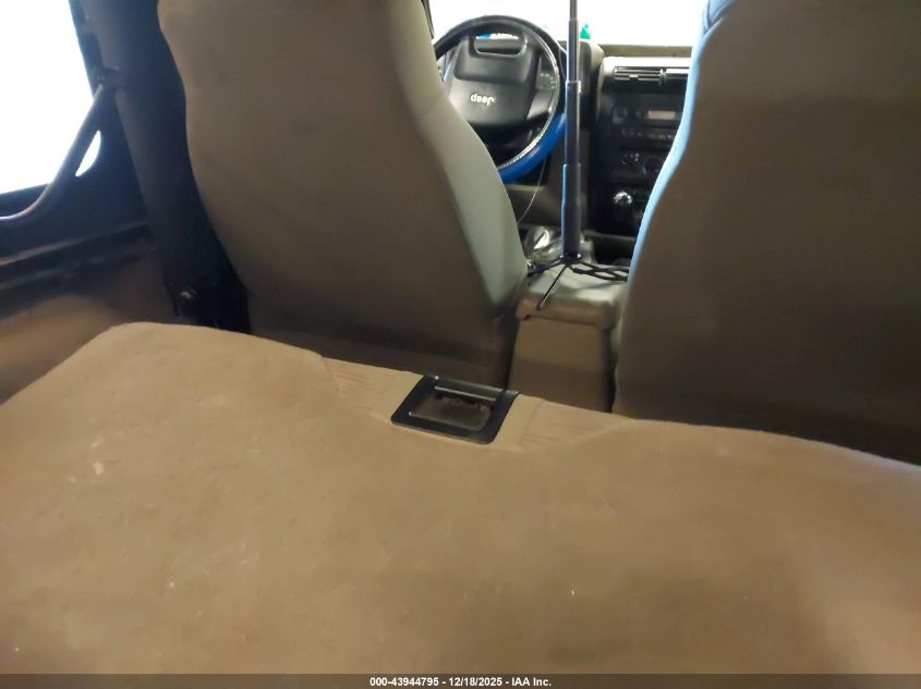 2005 Jeep Wrangler Rubicon VIN: 1J4FA69S35P302275 Lot: 43944795