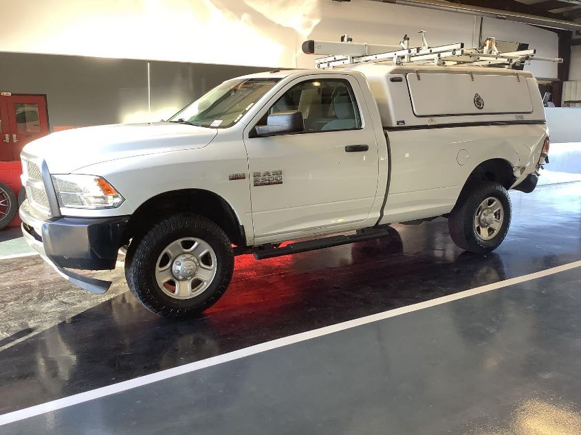 RAM 2500 TRADESMAN 4X4 8 BOX