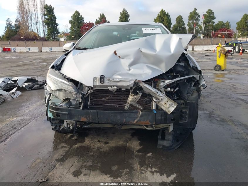 2018 Toyota Corolla Le VIN: 2T1BURHE1JC122567 Lot: 43944840