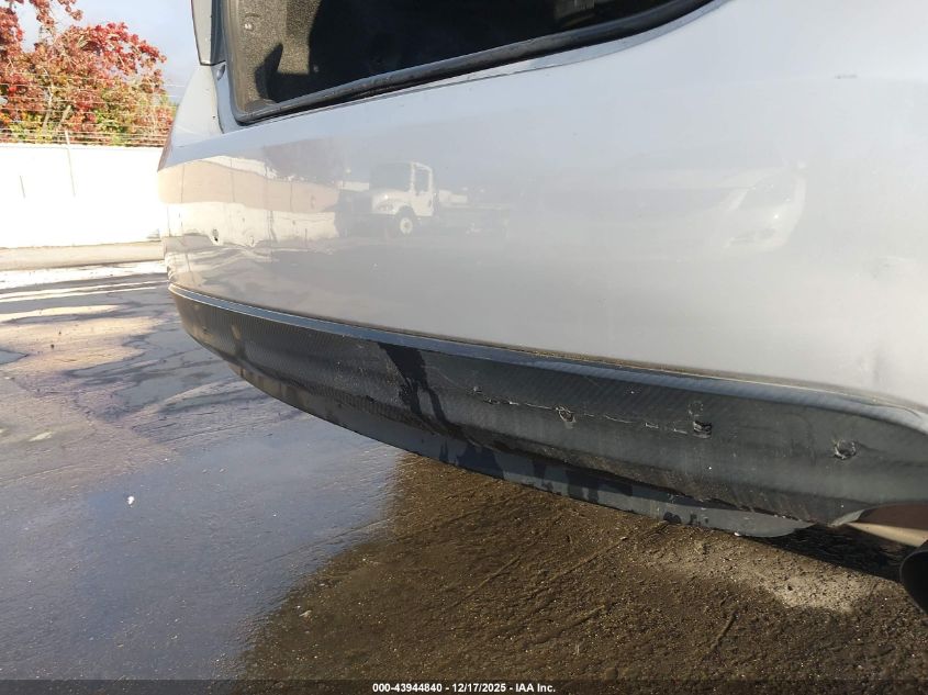 2018 Toyota Corolla Le VIN: 2T1BURHE1JC122567 Lot: 43944840