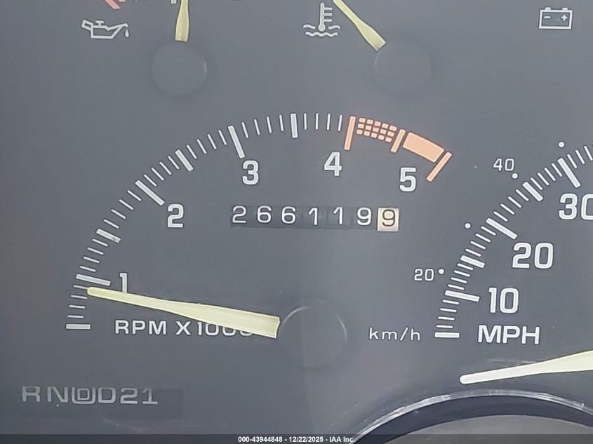 1994 Chevrolet Suburban K1500 VIN: 1GNFK16K5RJ333537 Lot: 43944848