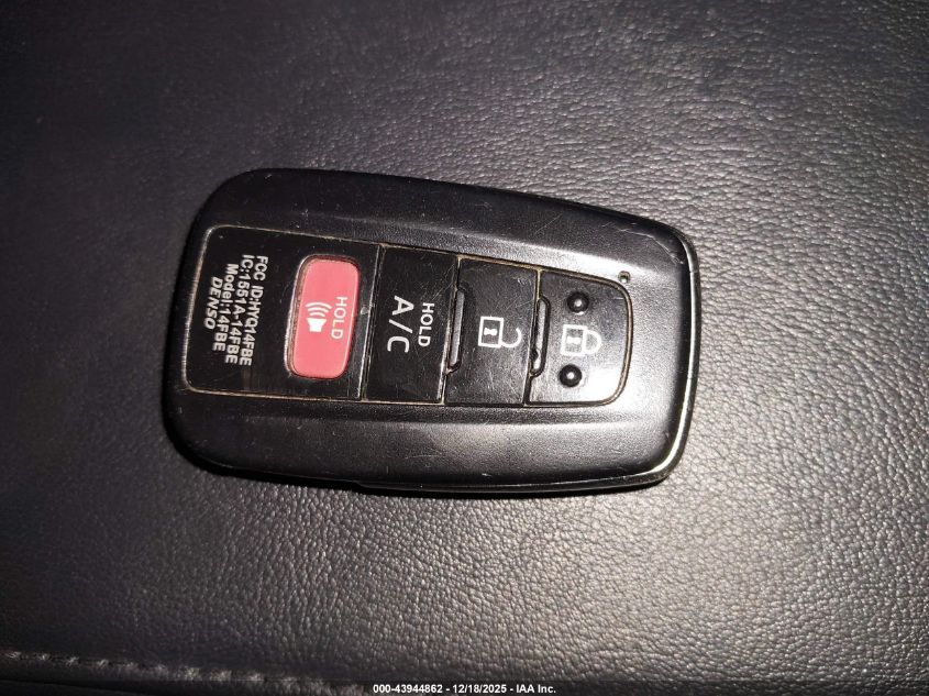 2018 Toyota Prius Prime Advanced VIN: JTDKARFP2J3075233 Lot: 43944862