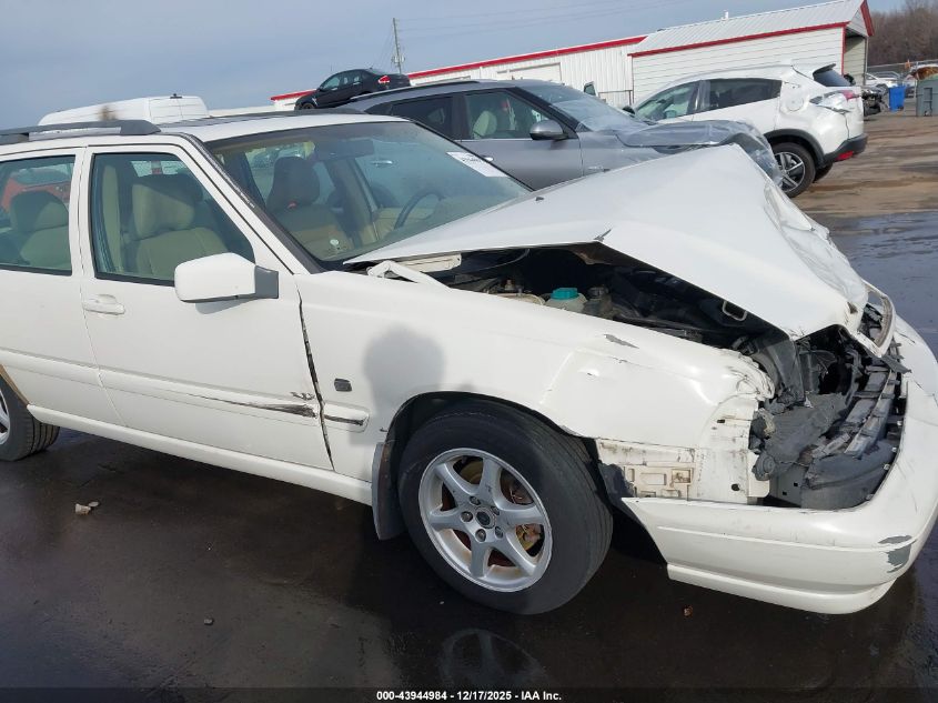 1999 Volvo V70 VIN: YV1LW55A1X2581463 Lot: 43944984