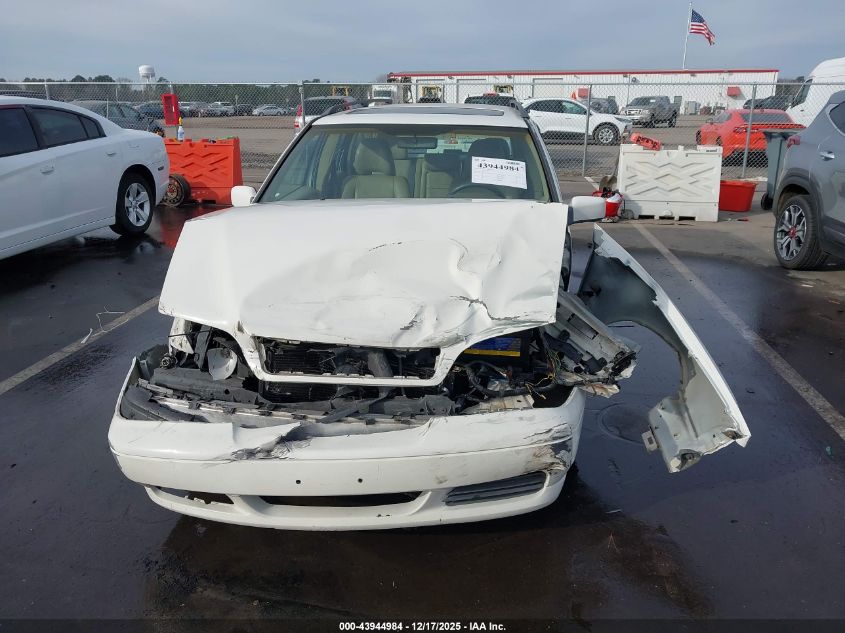 1999 Volvo V70 VIN: YV1LW55A1X2581463 Lot: 43944984