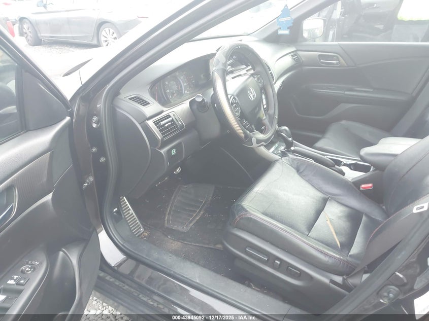 1HGCR2F10HA131841 2017 HONDA ACCORD photo no. 5