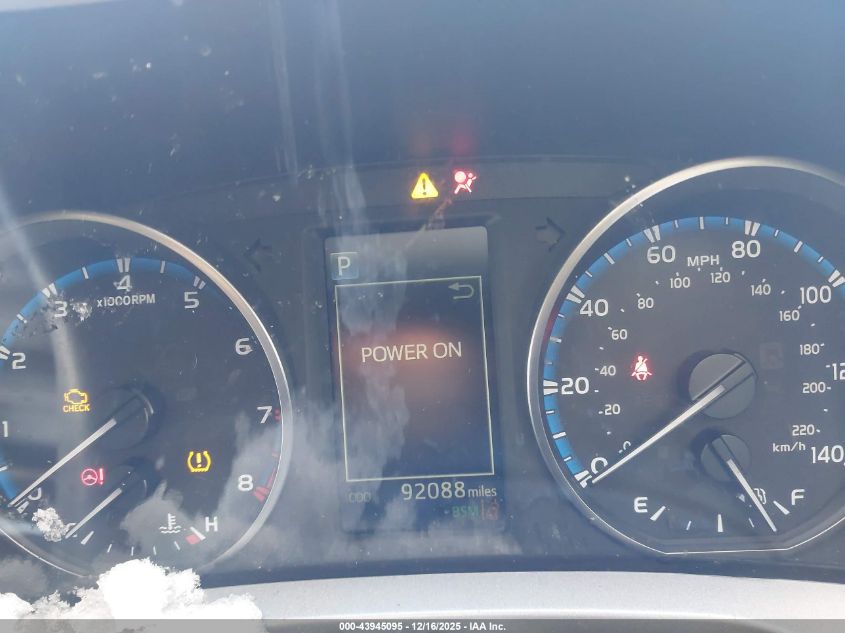 2018 Toyota Rav4 Xle VIN: 2T3RFREV3JW812257 Lot: 43945095