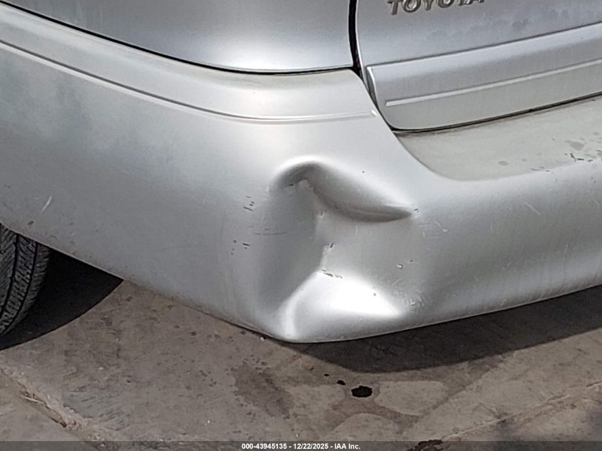 2002 Toyota Sienna VIN: 4TZ3F13C52U457631 Lot: 43945135