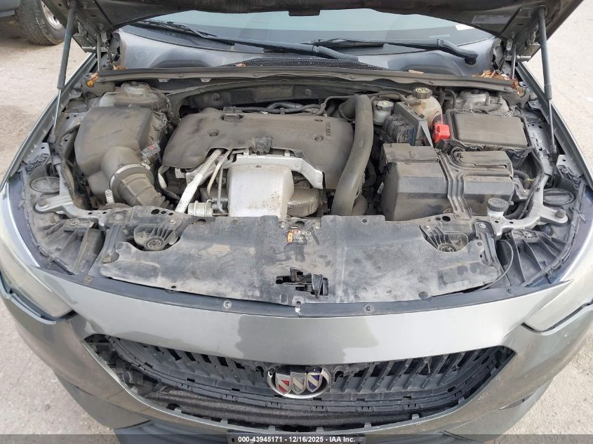 2018 Buick Regal Sportback Essence VIN: W04GP6SX0J1125948 Lot: 43945171