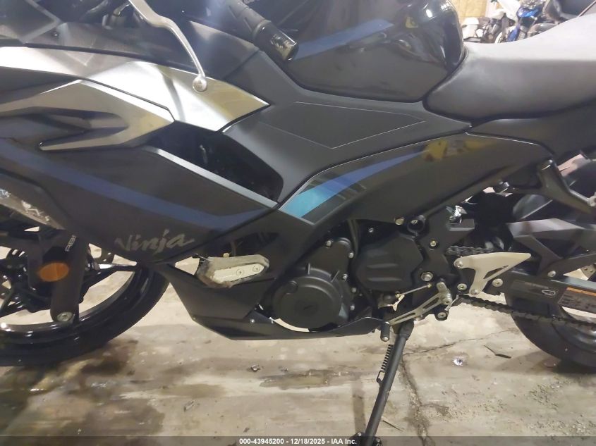 2025 Kawasaki Ex500 VIN: ML5EXGG14SDA51664 Lot: 43945200