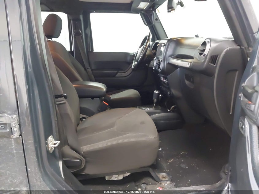 1C4BJWDG1HL535946 2017 JEEP WRANGLER photo no. 5