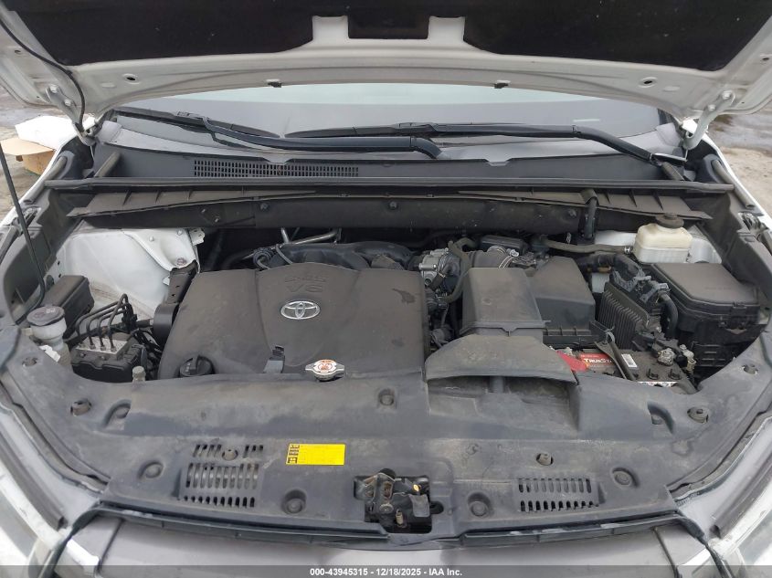 2018 Toyota Highlander Limited Platinum VIN: 5TDDZRFH0JS813488 Lot: 43945315