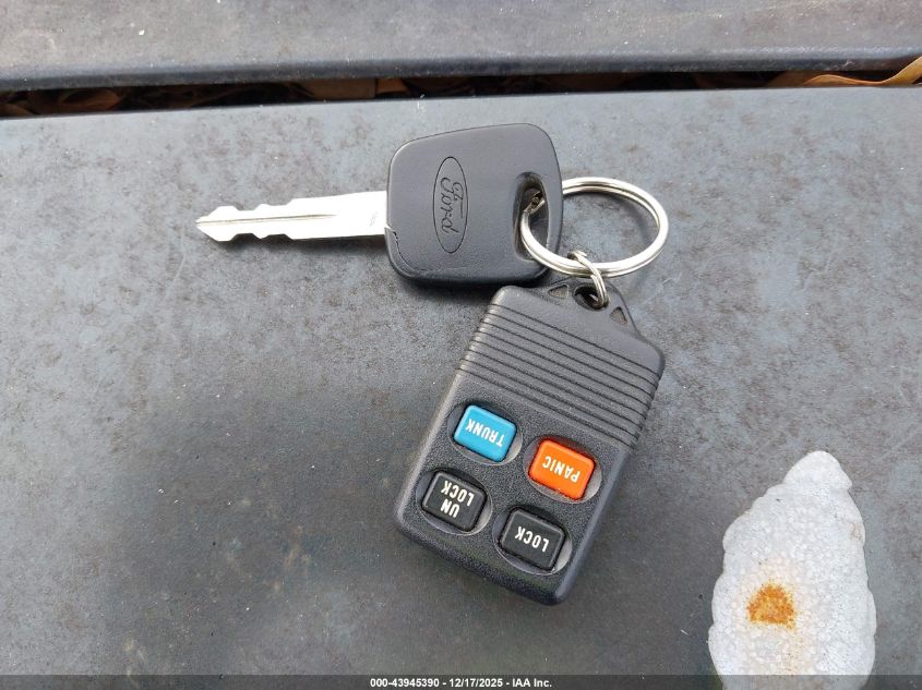 1998 Ford Mustang VIN: 1FAFP404XWF182902 Lot: 43945390