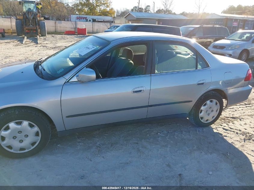 2000 Honda Accord 2.3 Lx VIN: 1HGCG5643YA136680 Lot: 43945417