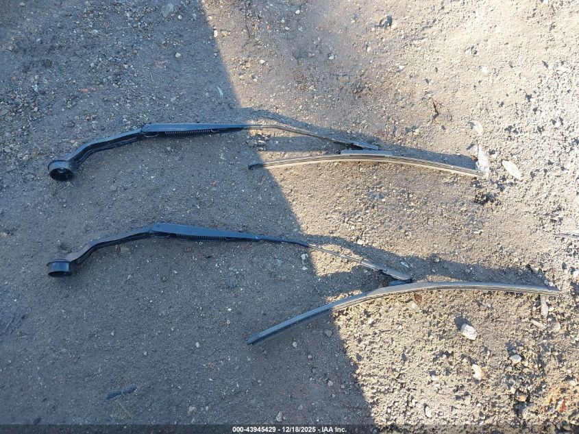 2014 Ford Escape Titanium VIN: 1FMCU9JX8EUB28449 Lot: 43945429