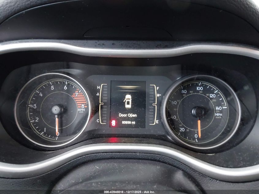 2018 Jeep Cherokee Latitude Plus 4X4 VIN: 1C4PJMLX2JD604056 Lot: 43945518