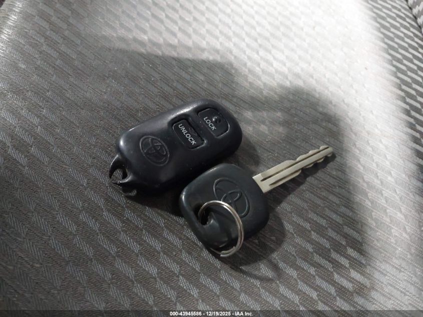 2004 Toyota Highlander V6 VIN: JTEEP21A040013272 Lot: 43945586