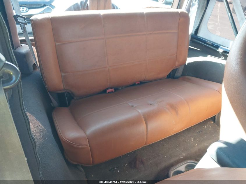 2002 Jeep Wrangler X VIN: 1J4FA39S12P769995 Lot: 43945754