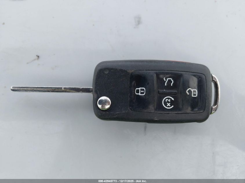 2013 Volkswagen Passat 2.0L Tdi Sel Premium VIN: 1VWCN7A33DC102443 Lot: 43945773