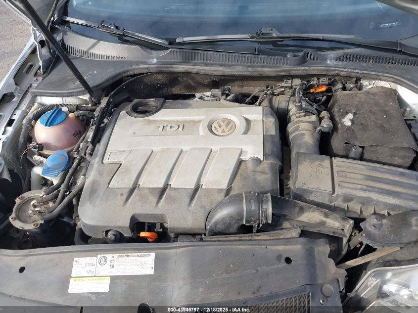2011 Volkswagen Golf Tdi 2-Door VIN: WVWMM7AJ5BW015633 Lot: 43945797
