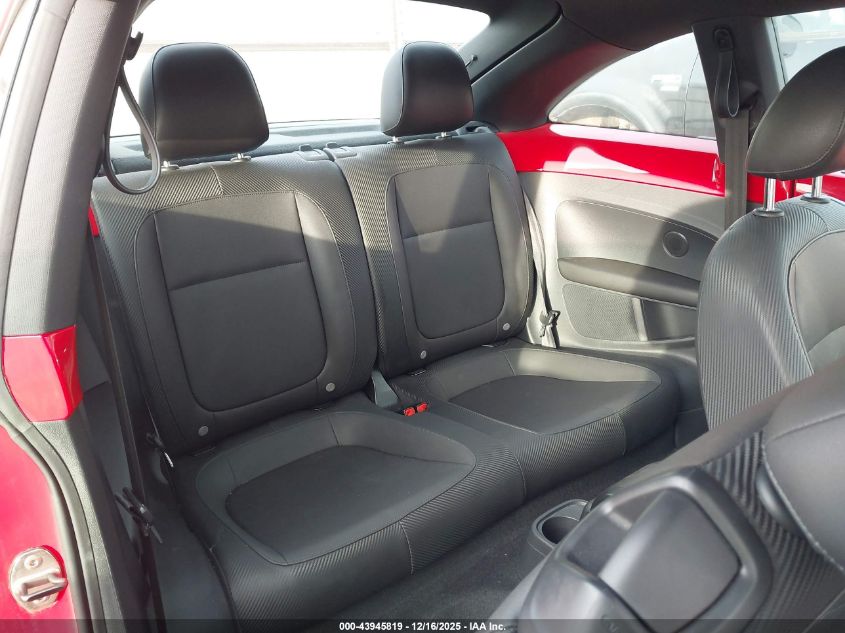 2014 Volkswagen Beetle 2.5L VIN: 3VWJX7AT6EM630947 Lot: 43945819