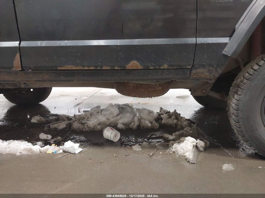 1992 Jeep Cherokee Sport VIN: 1J4FJ88S7NL174580 Lot: 43945825