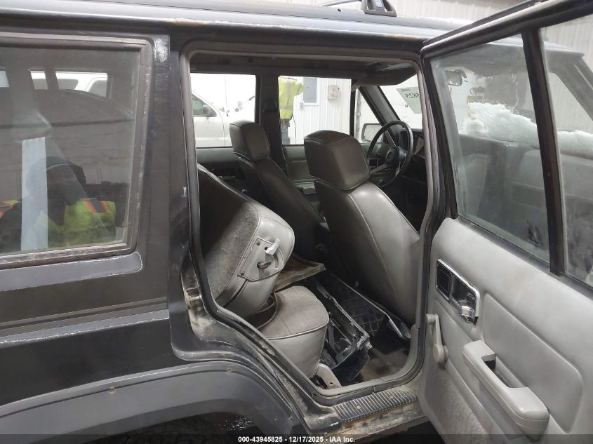 1992 Jeep Cherokee Sport VIN: 1J4FJ88S7NL174580 Lot: 43945825