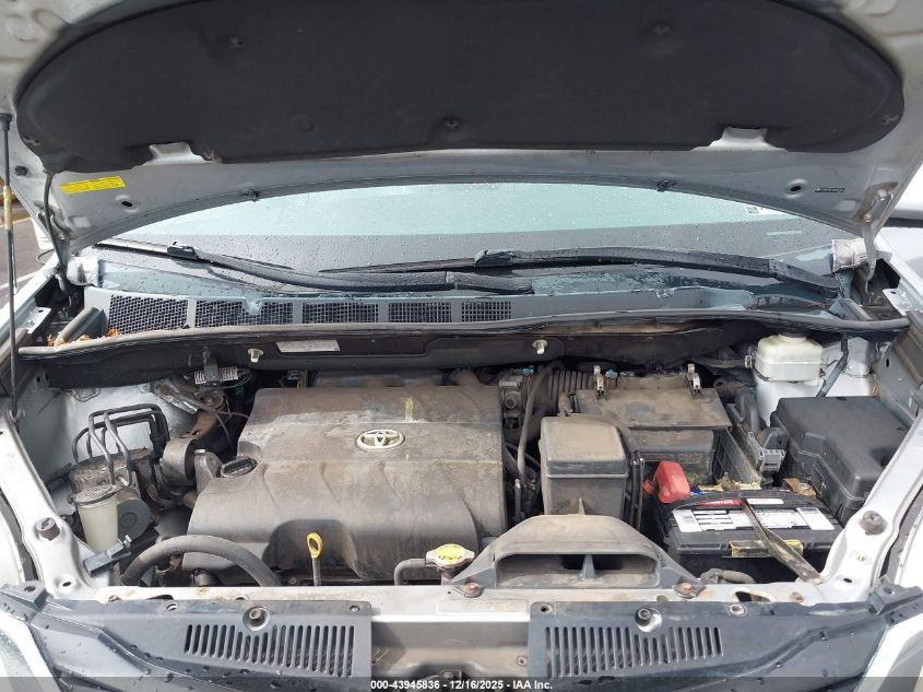 2011 Toyota Sienna Le V6/Le V6 Auto Access Seat VIN: 5TDKK3DC4BS057634 Lot: 43945836