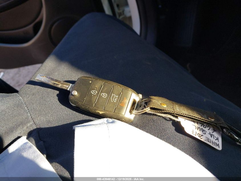 2017 Kia Soul + VIN: KNDJP3A53H7496961 Lot: 43946142