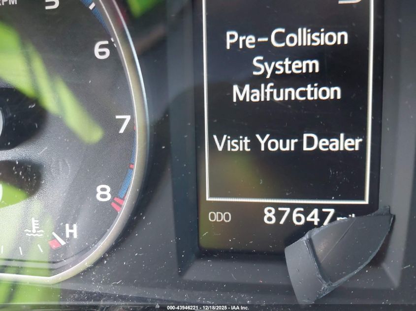 2018 Toyota Rav4 Le VIN: 2T3BFREVXJW717874 Lot: 43946221