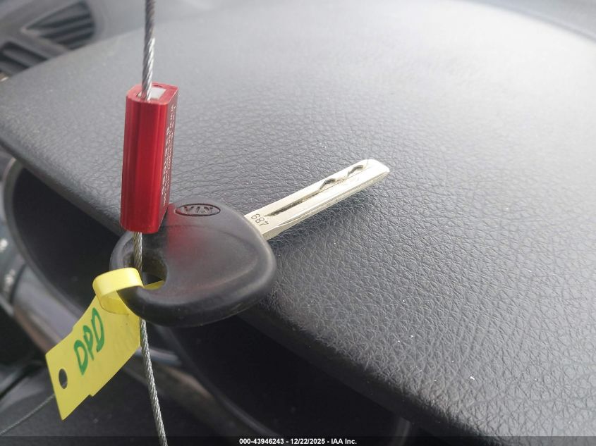 2011 Kia Sorento Lx VIN: 5XYKTCA12BG079015 Lot: 43946243