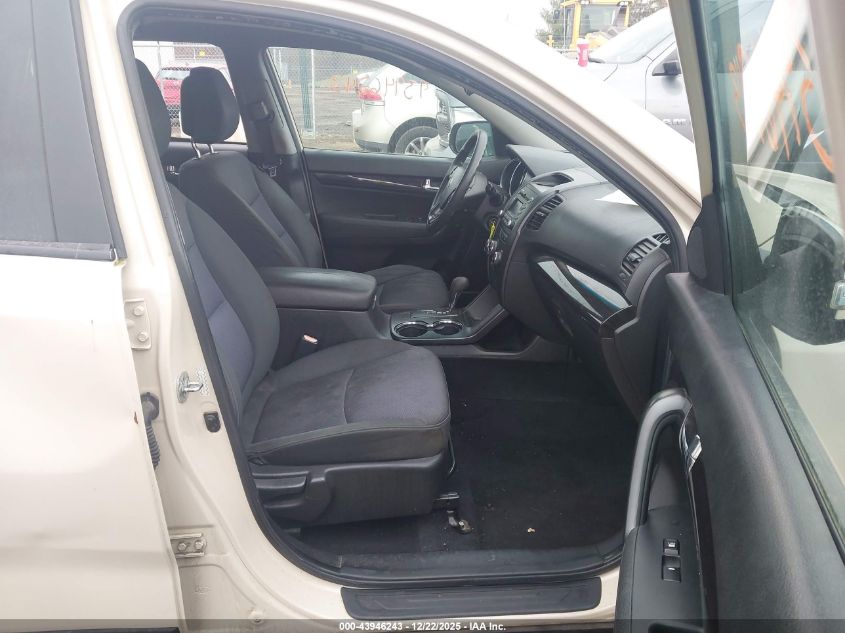 2011 Kia Sorento Lx VIN: 5XYKTCA12BG079015 Lot: 43946243