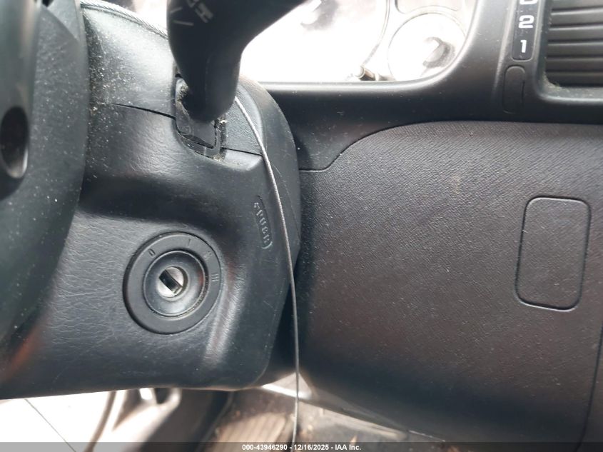 2002 Honda Cr-V Lx VIN: JHLRD68592C015597 Lot: 43946290