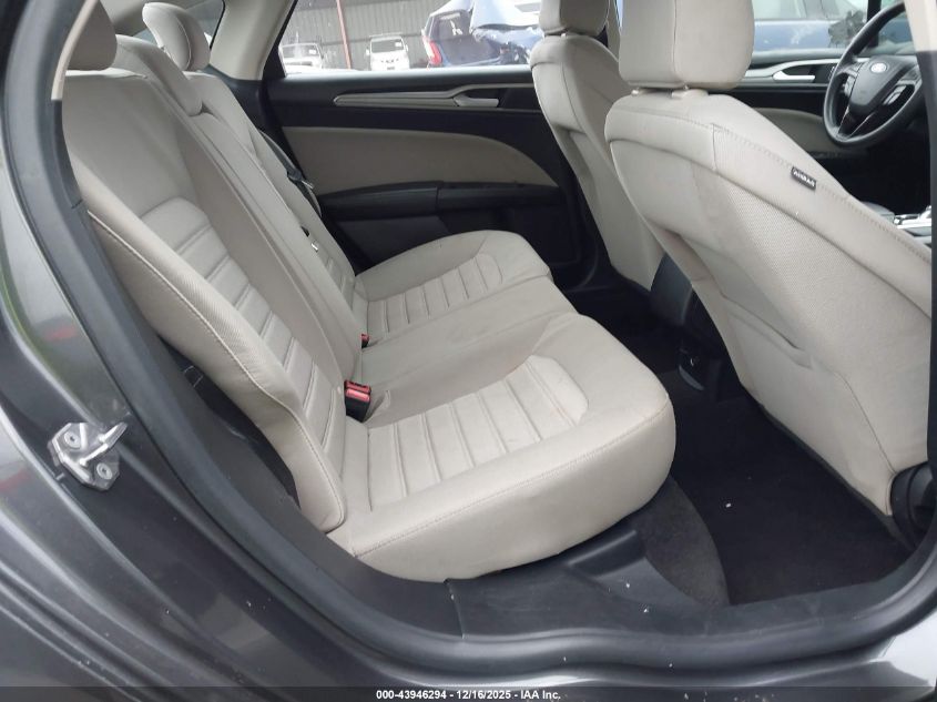 2020 Ford Fusion S VIN: 3FA6P0G71LR184108 Lot: 43946294