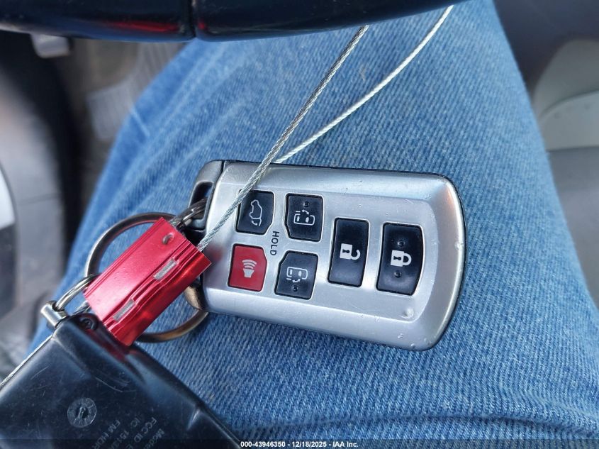 2015 Toyota Sienna Xle 8 Passenger VIN: 5TDYK3DC1FS684095 Lot: 43946350